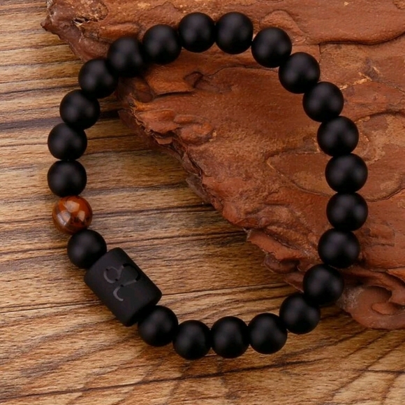 Queen2KeepUp Boutique Jewelry - Unisex - Leo Zodiac Black Beaded Bracelet